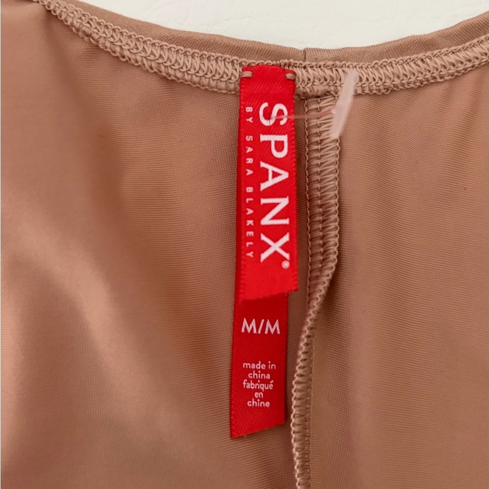 Spanx Women’s Shapewear SmartGrip Slip Open Bust Full Slip Beige Size Medium - Picture 7 of 8